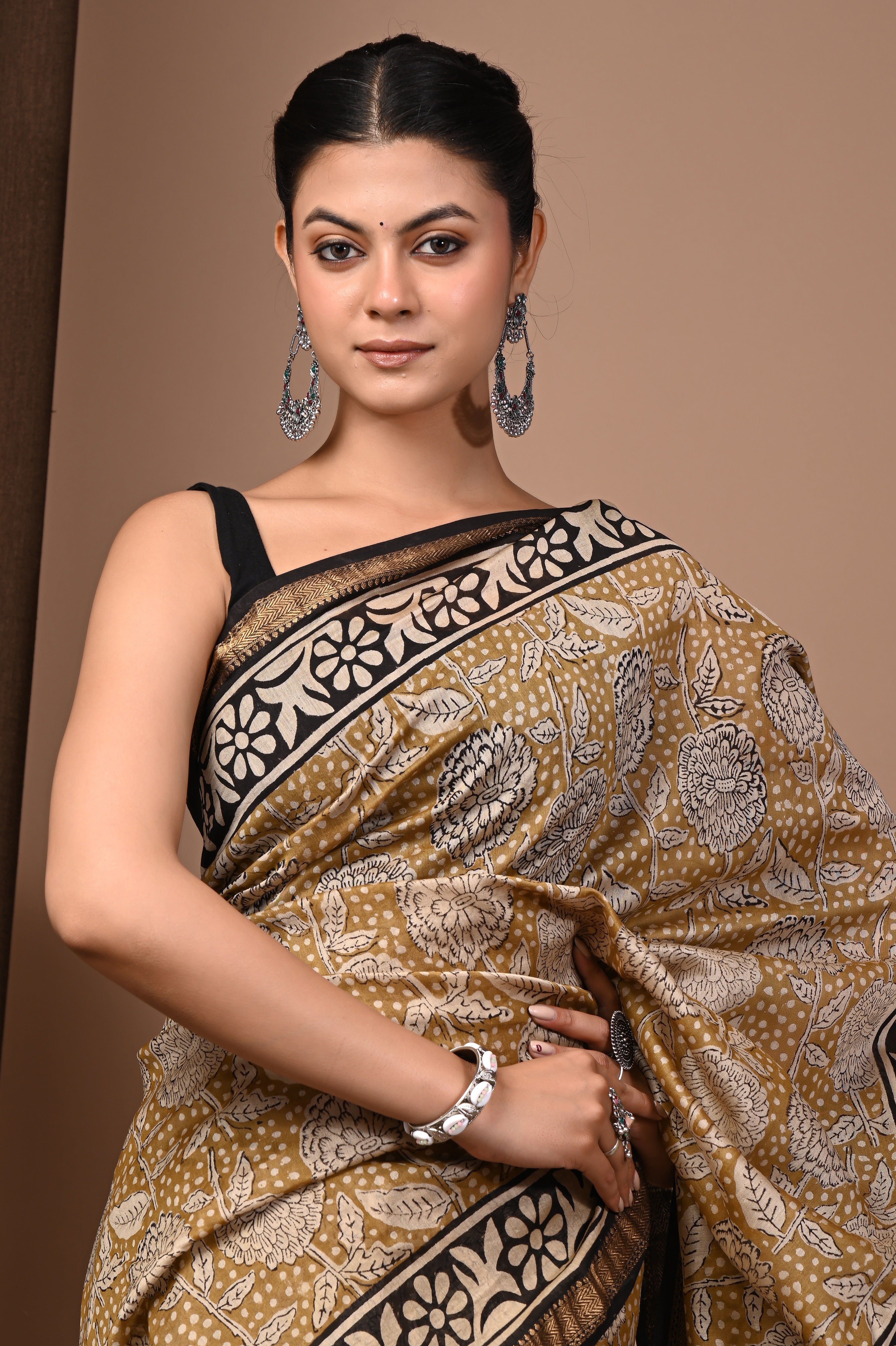 Mustard & Black Maheshwari Silk Saree
