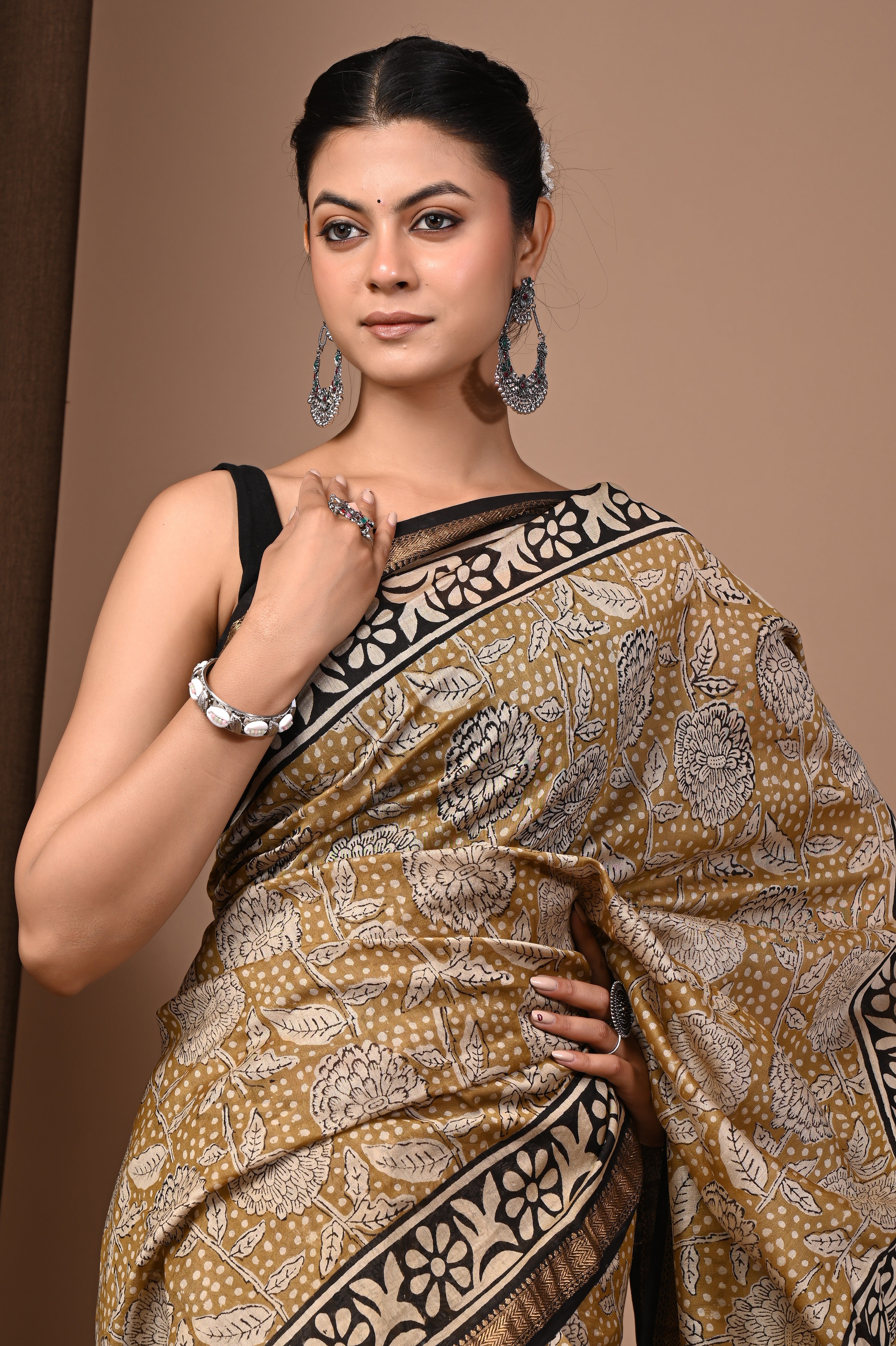 Mustard & Black Maheshwari Silk Saree