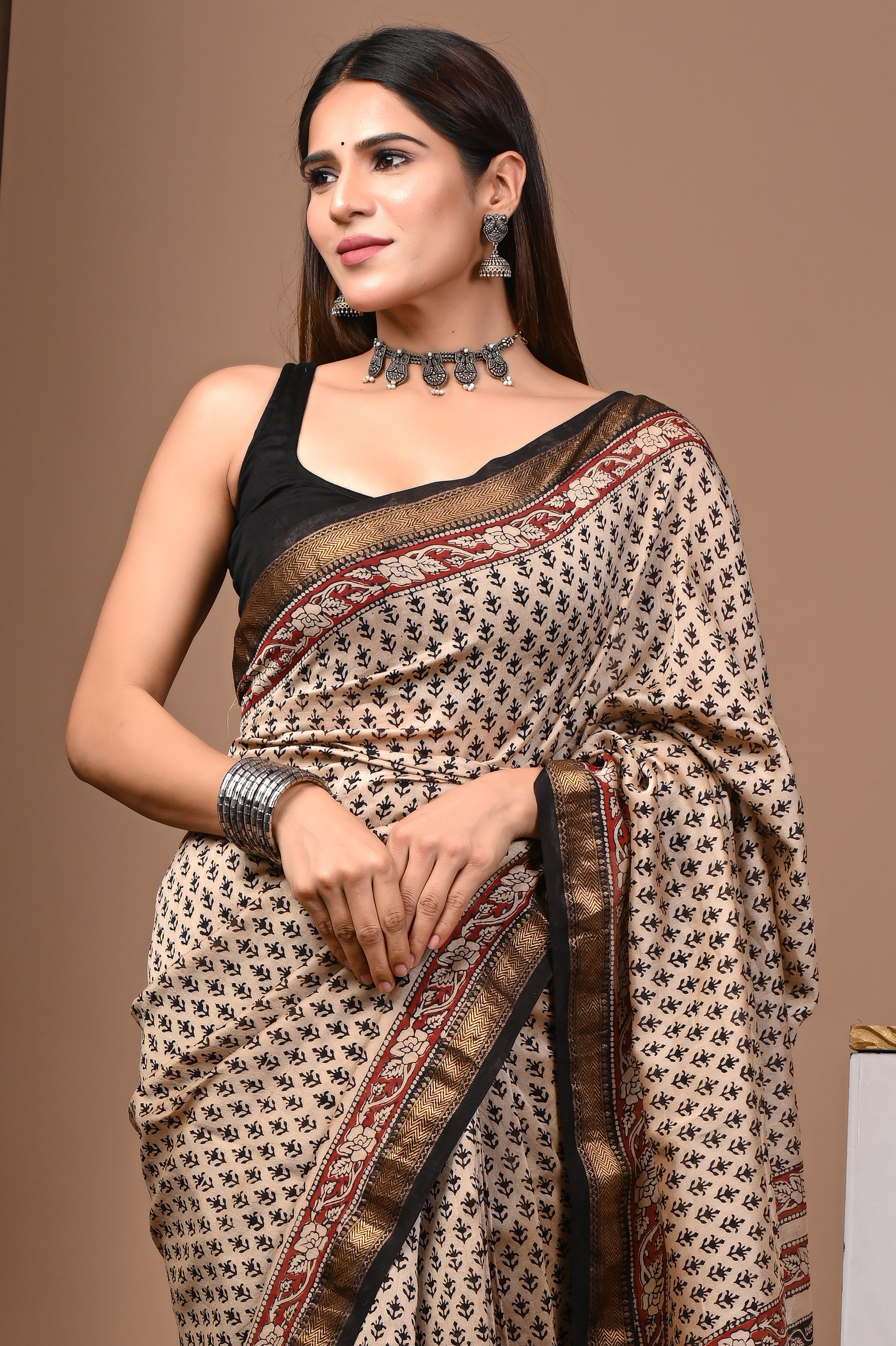 Beige & Black Maheshwari Silk Saree