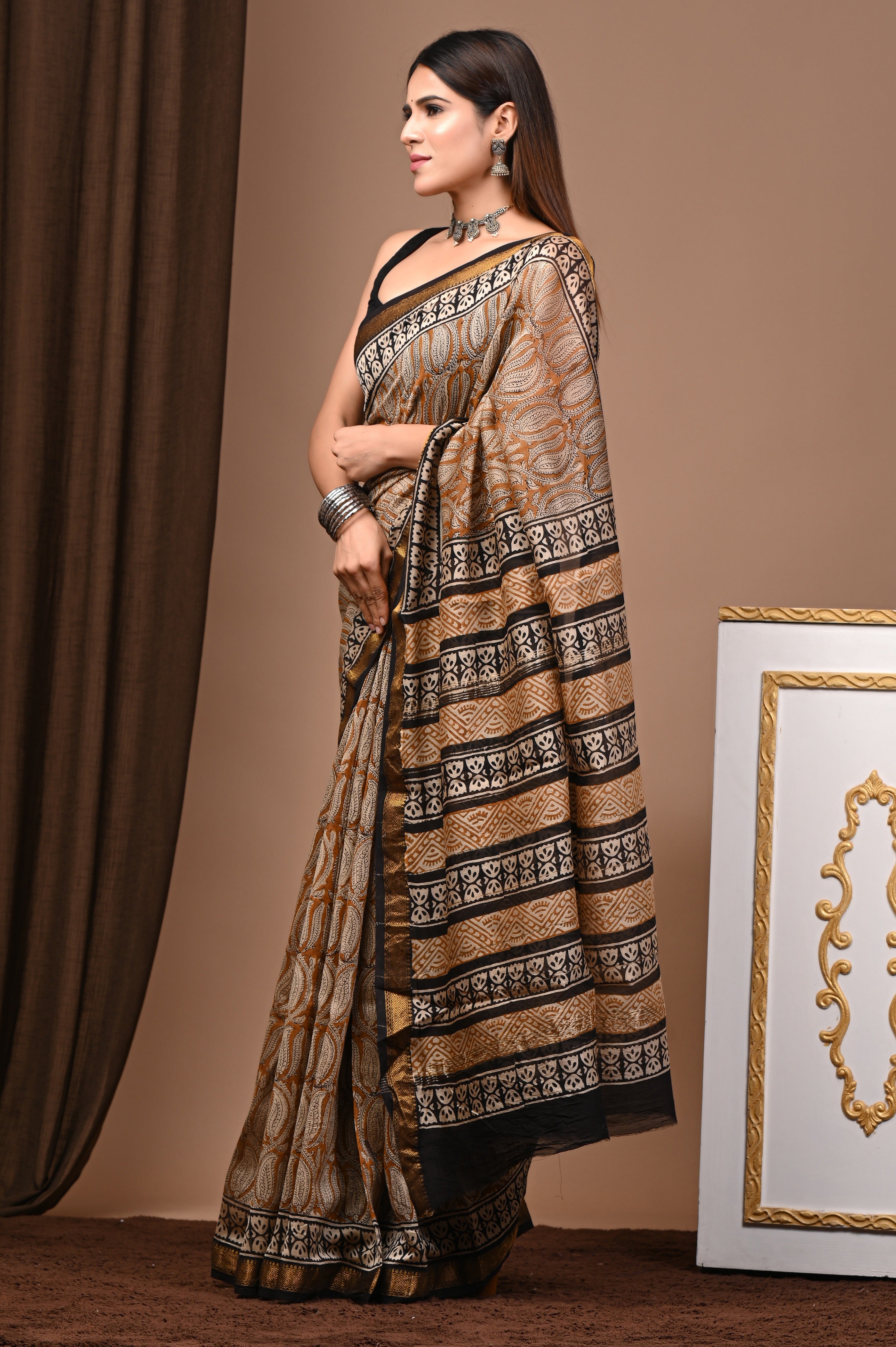 Beige & Black Maheshwari Silk Saree