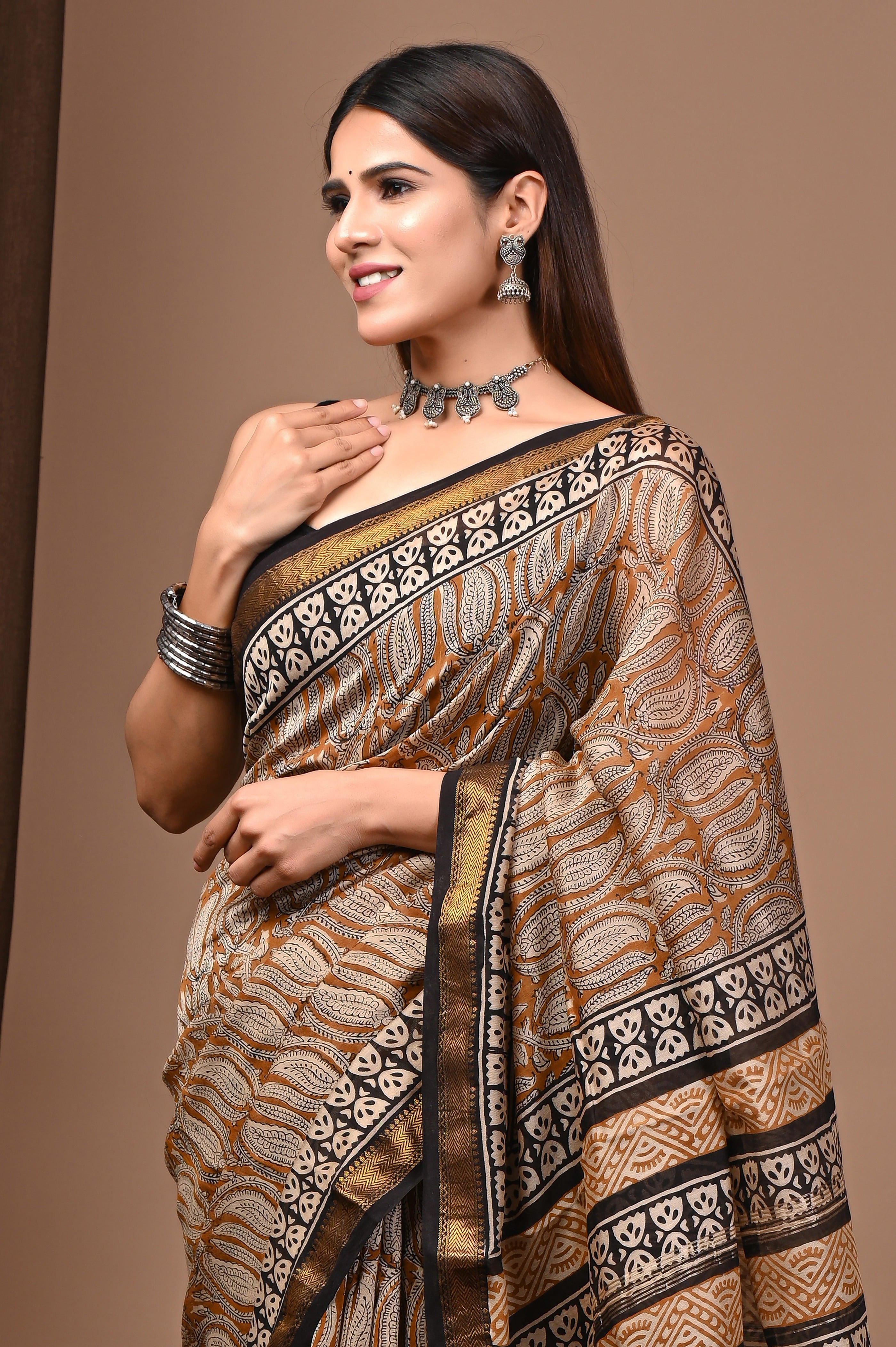 Beige & Black Maheshwari Silk Saree