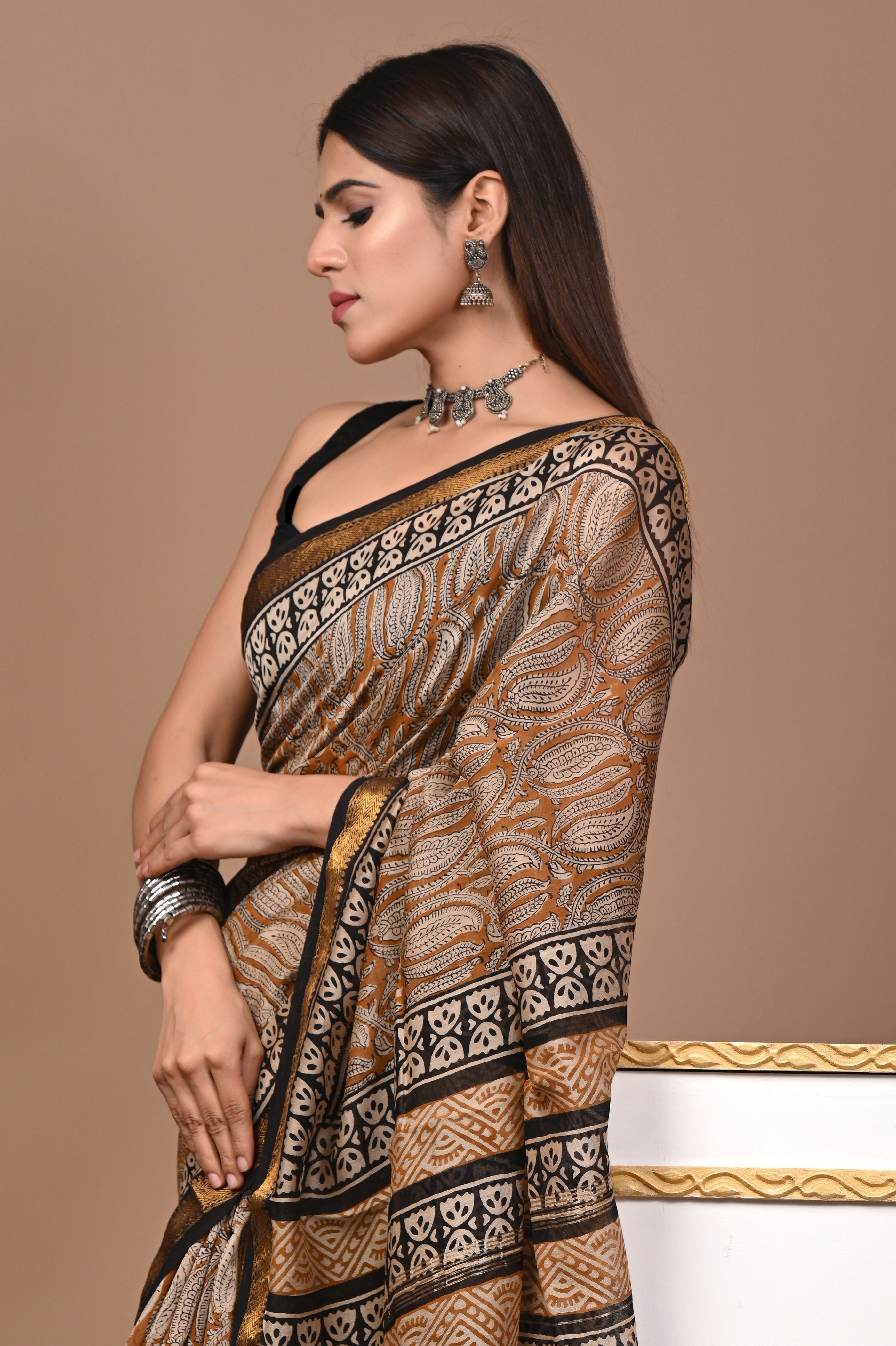 Beige & Black Maheshwari Silk Saree