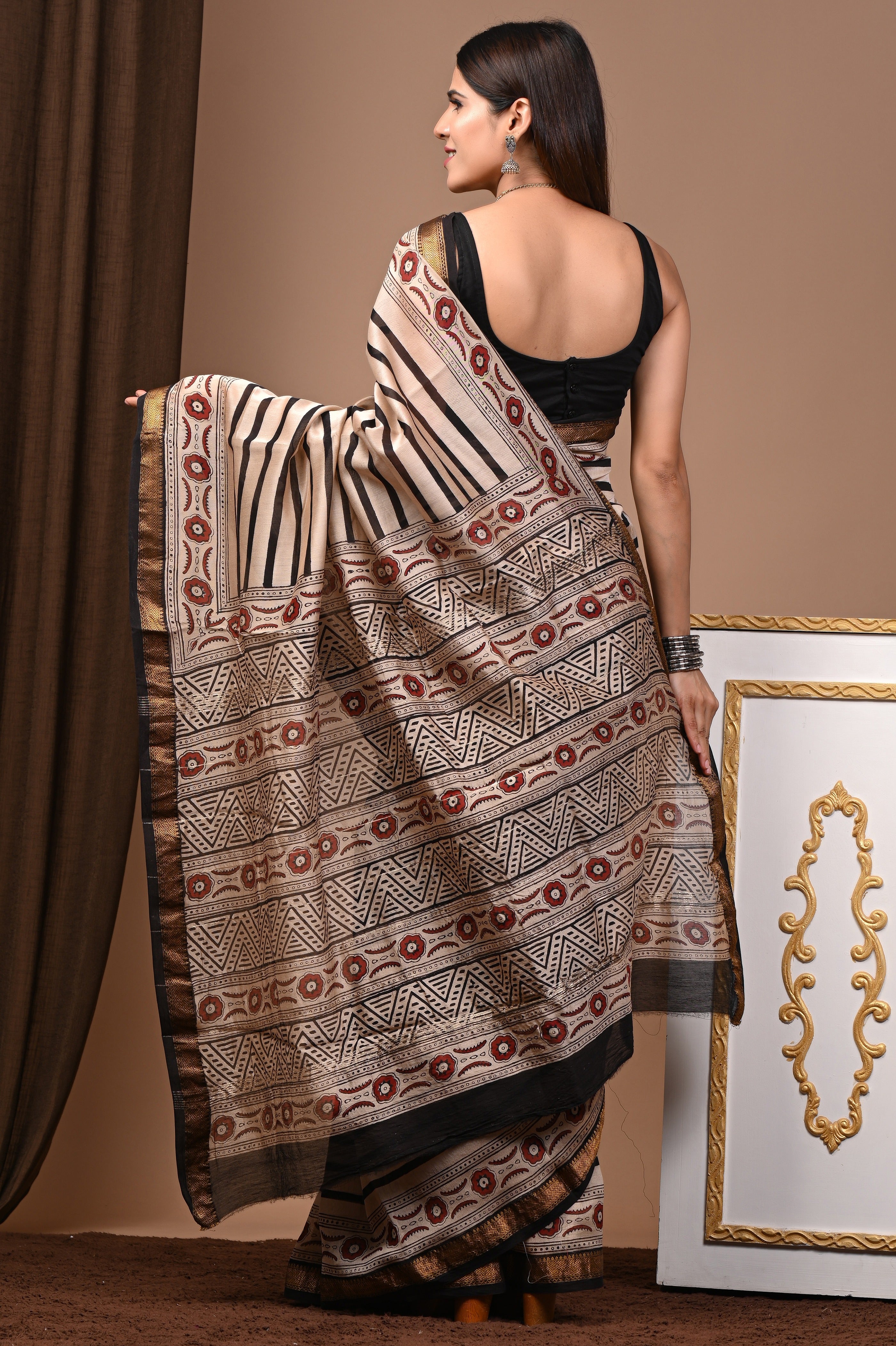 Cream & Black Maheshwari Silk Saree