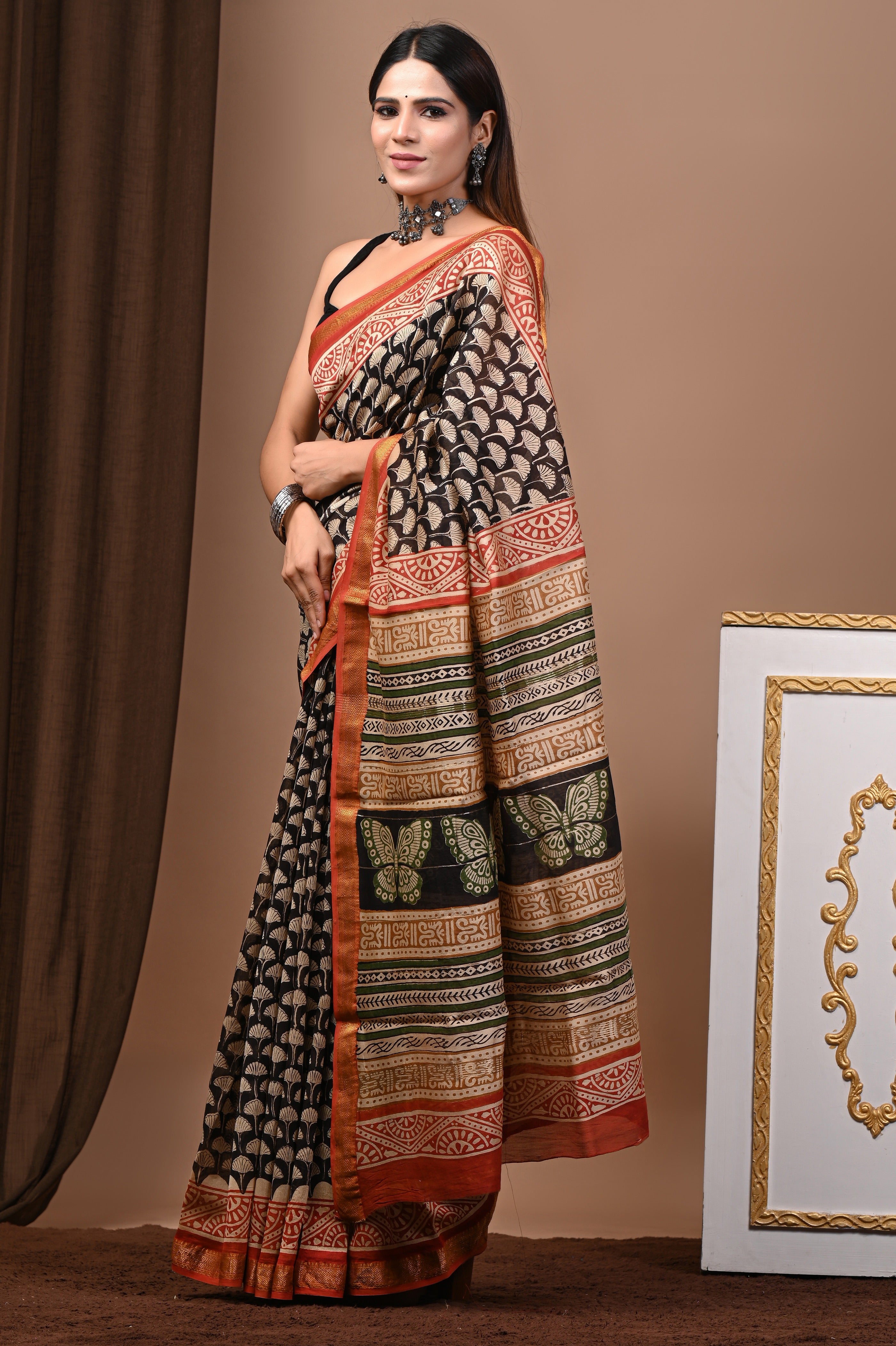 Black and Rust Red Maheshwari Silk Saree