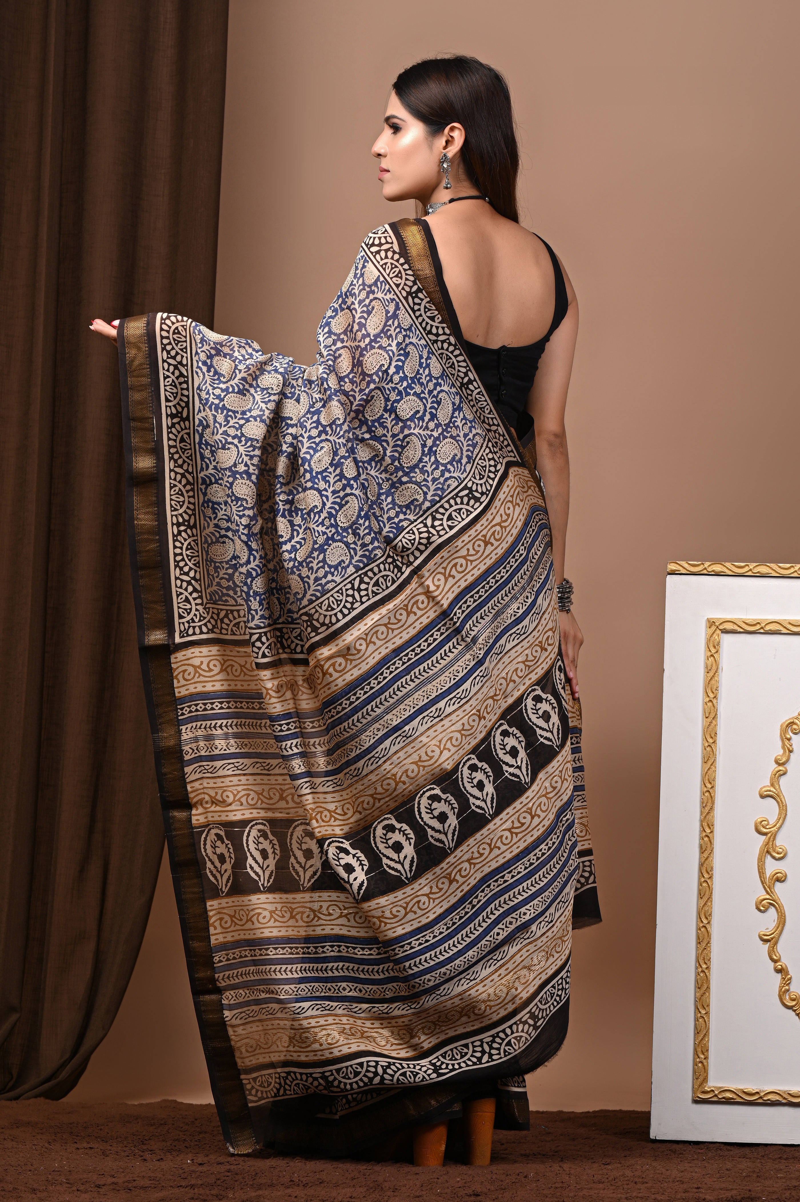 Navy Blue Maheshwari Silk Saree