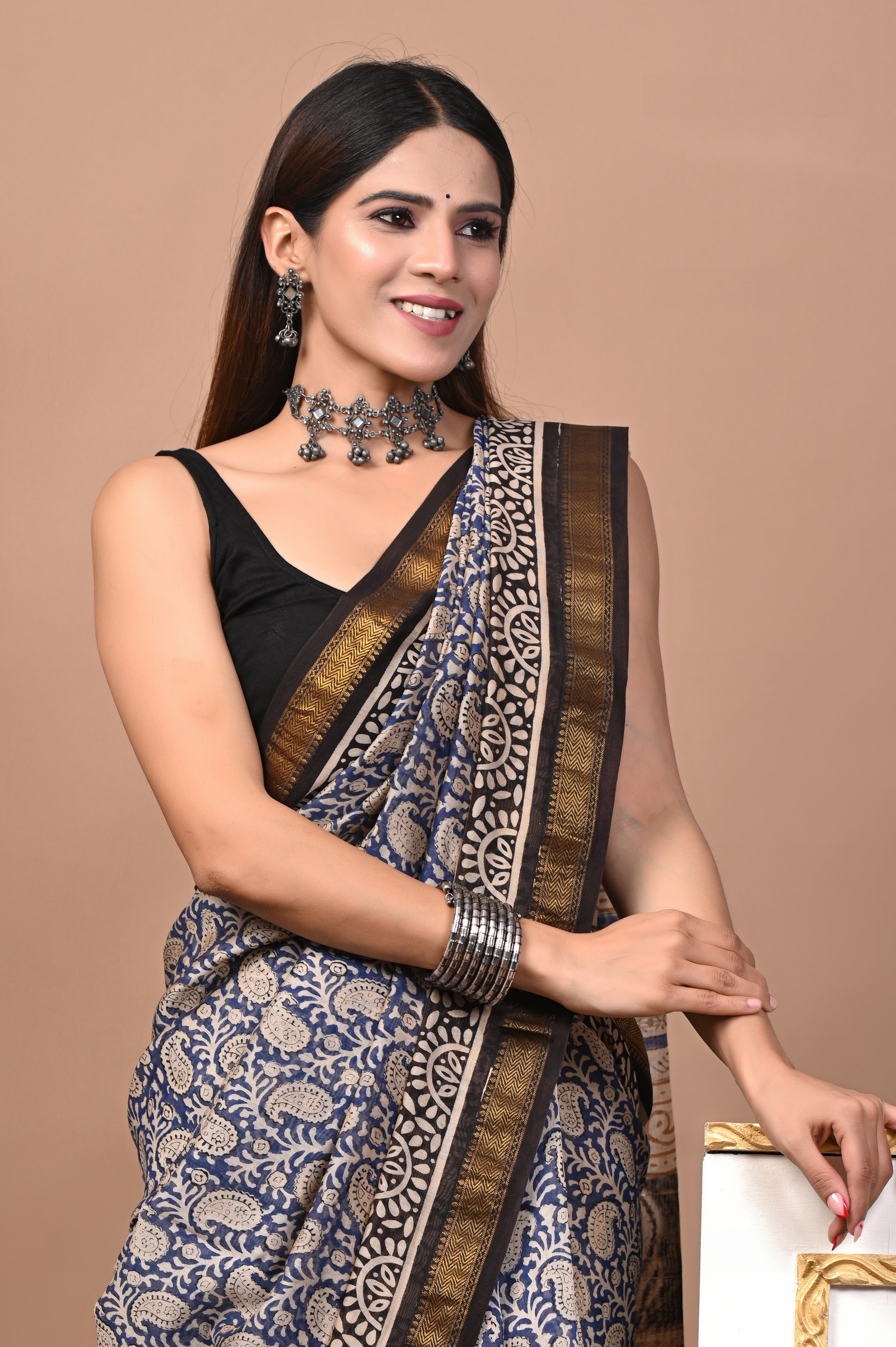 Navy Blue Maheshwari Silk Saree