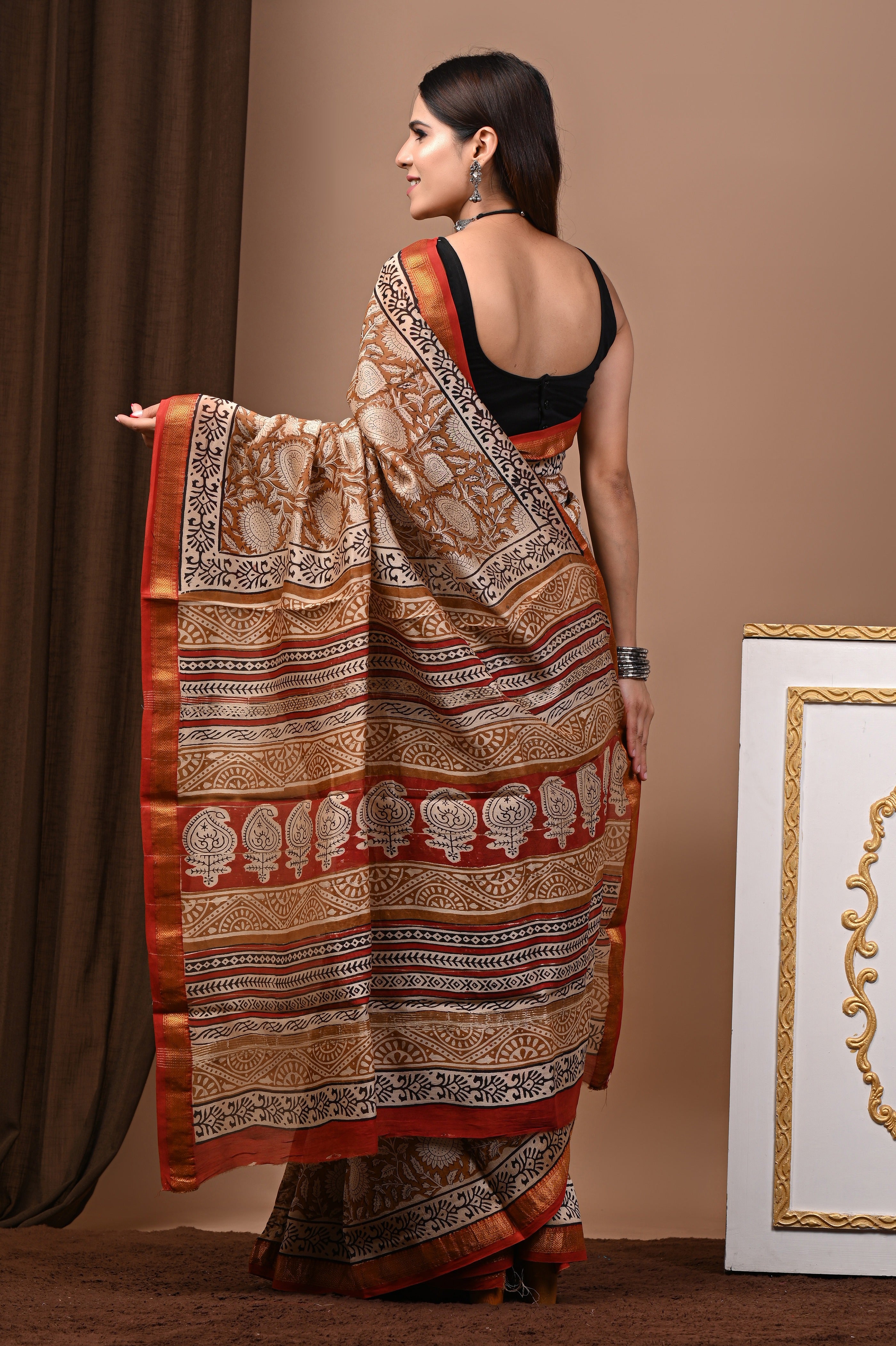 Brown Red Maheshwari Silk Saree