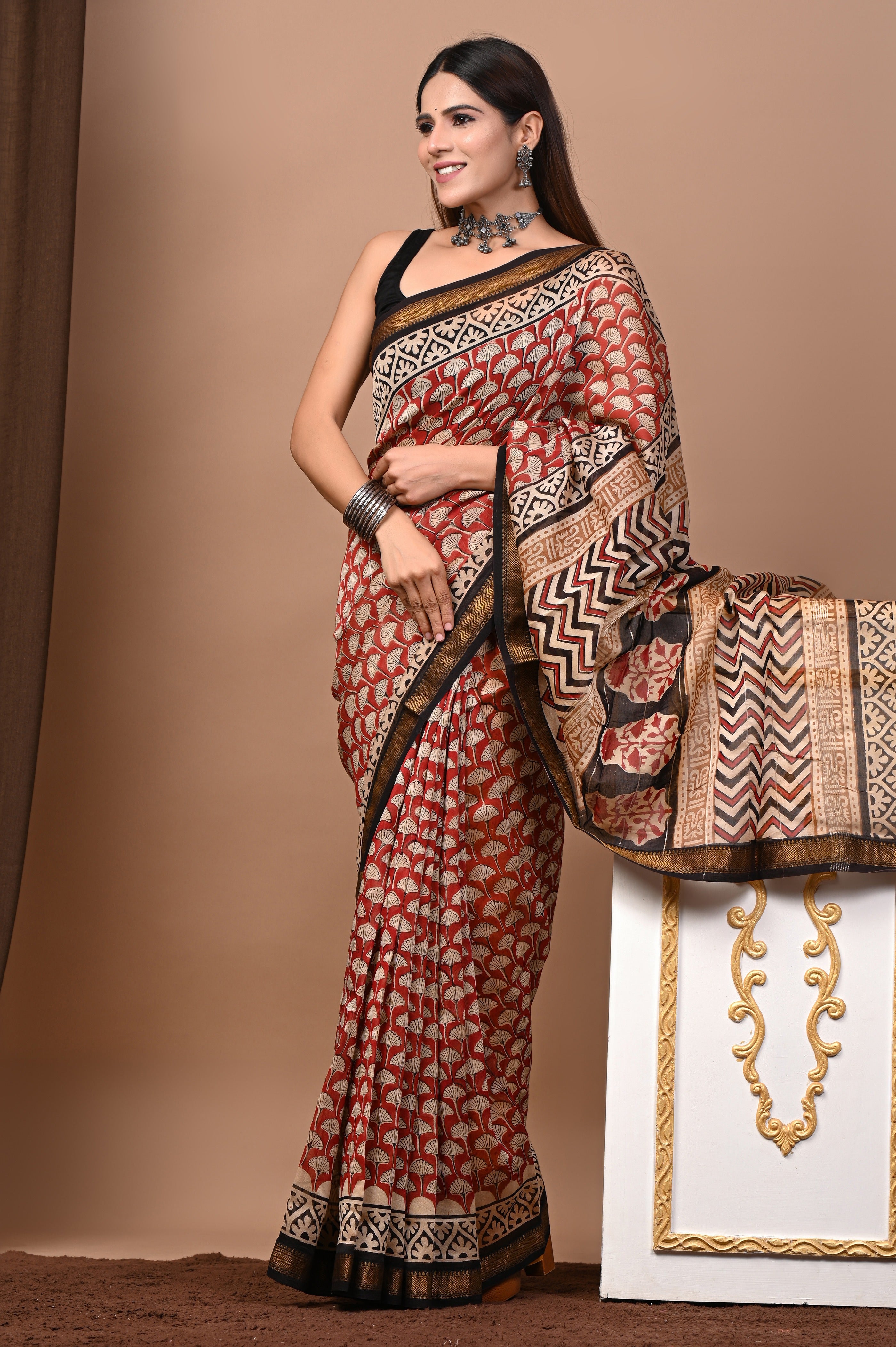 Red and Black Maheshwari Silk Saree