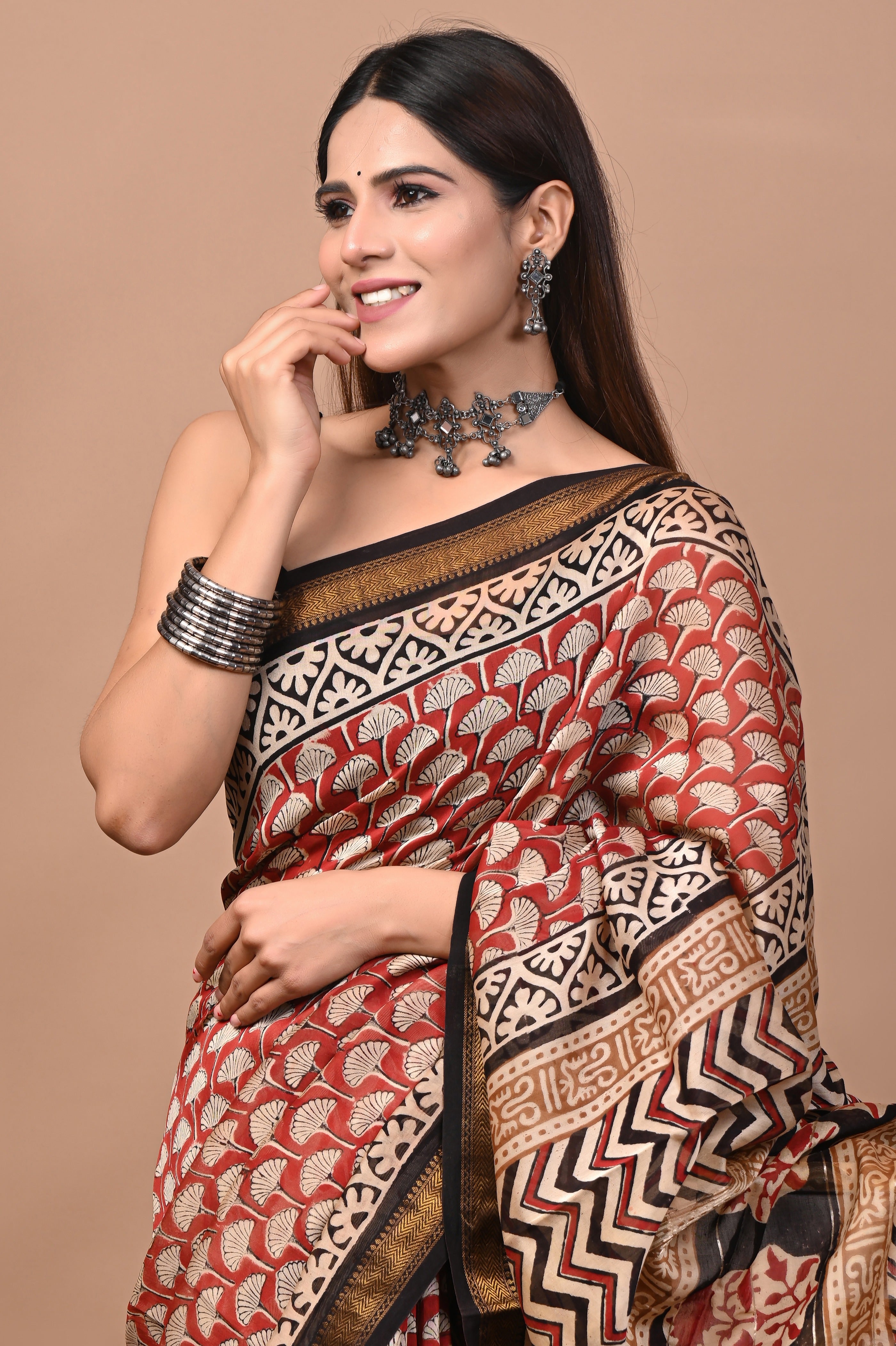 Red and Black Maheshwari Silk Saree