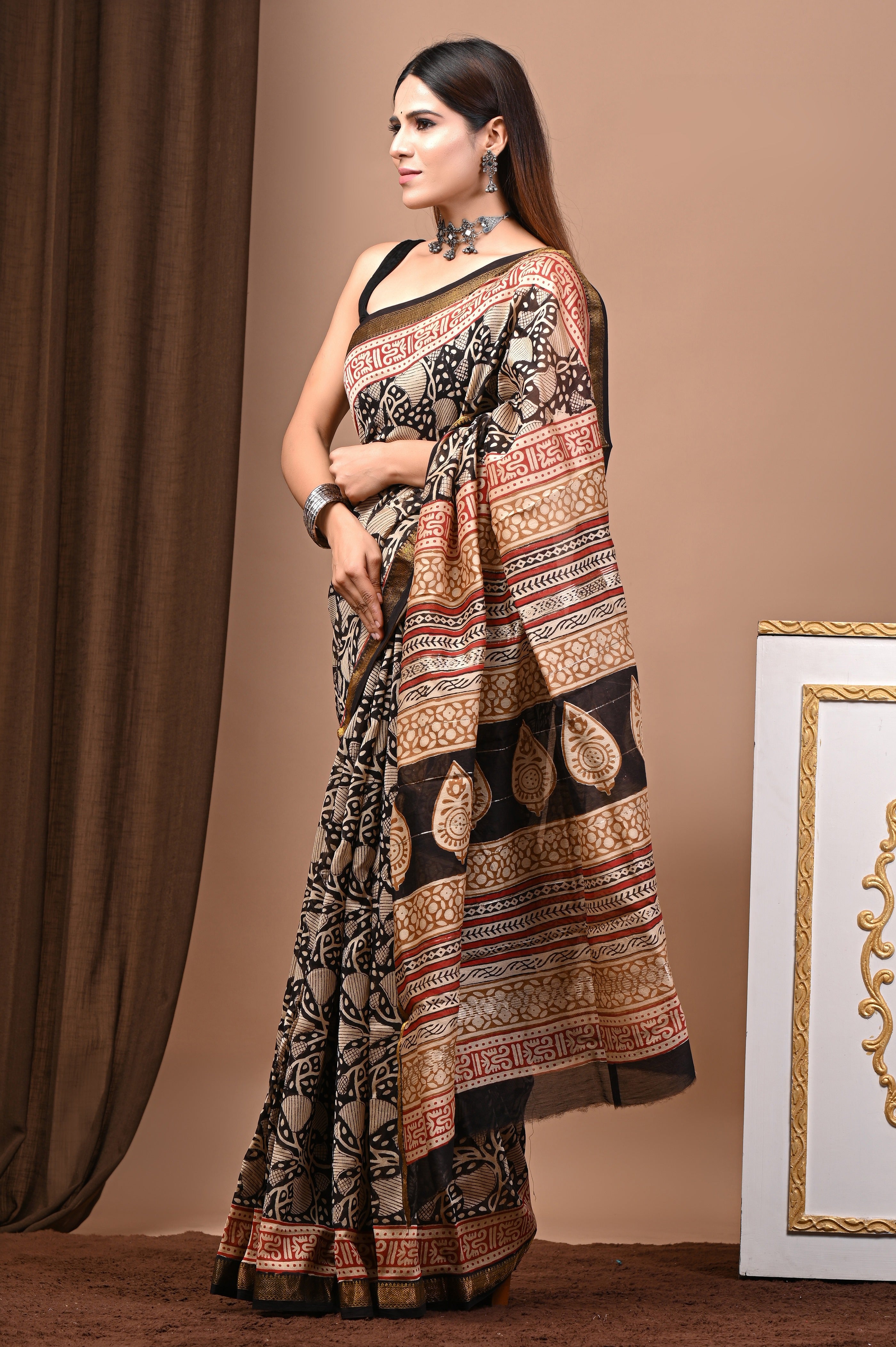 Black Beige Cotton Silk Maheshwari Saree
