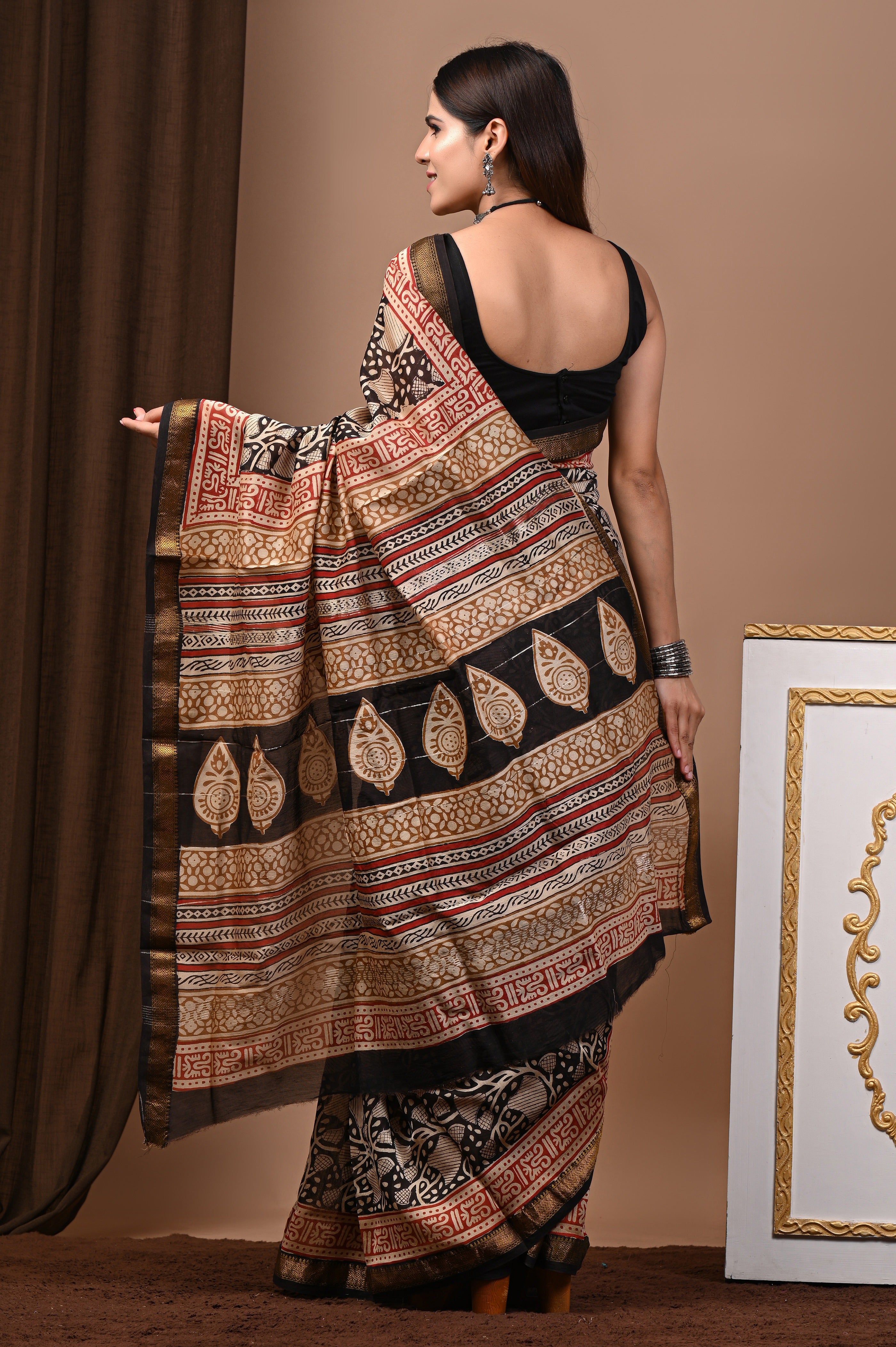 Black Beige Cotton Silk Maheshwari Saree