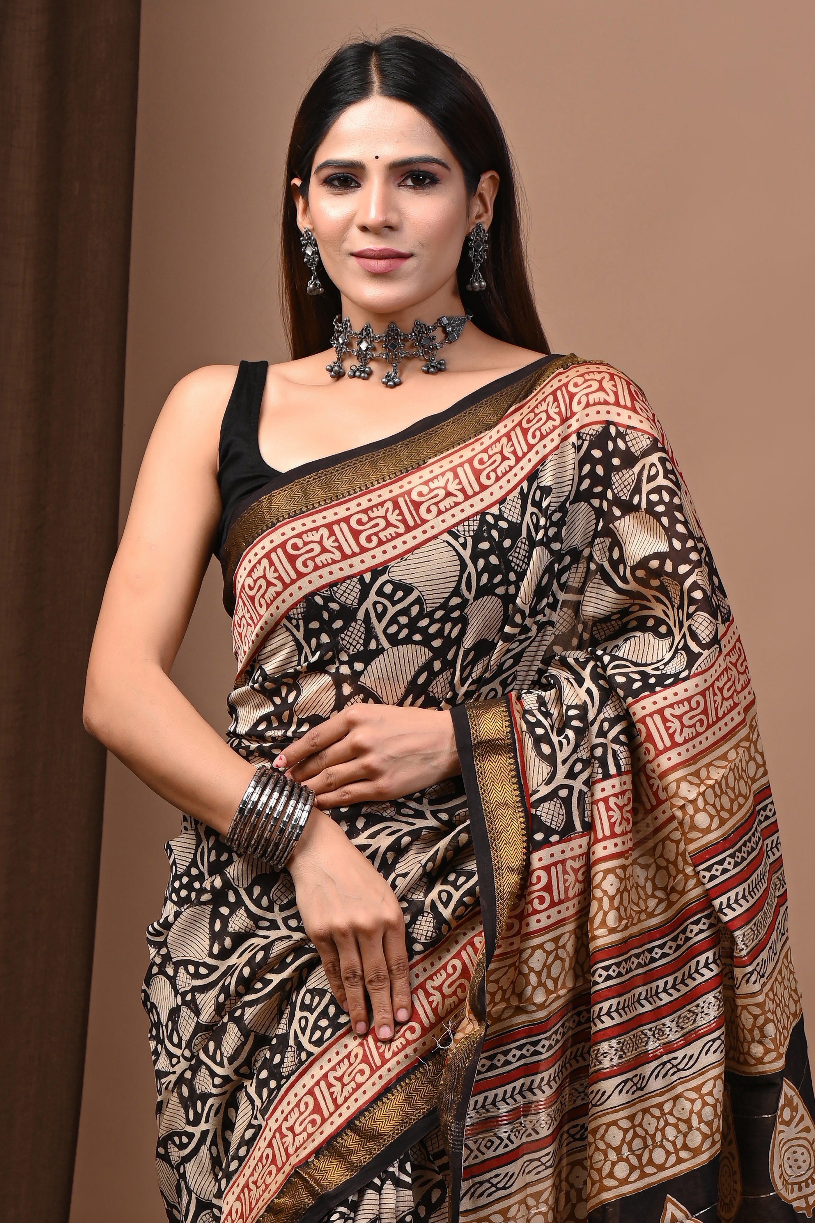 Black Beige Cotton Silk Maheshwari Saree