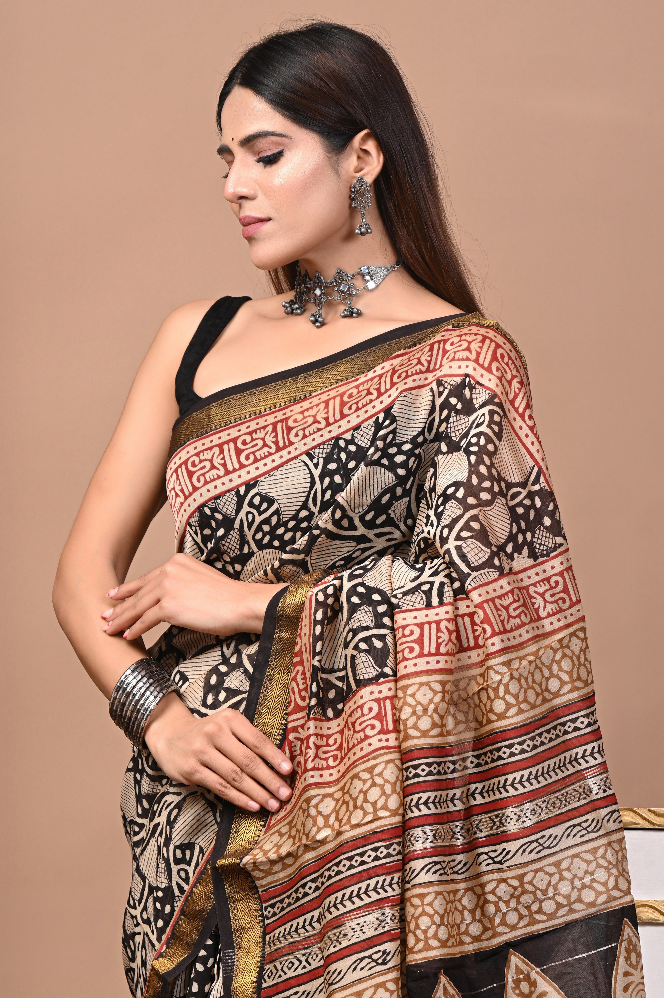 Black Beige Cotton Silk Maheshwari Saree