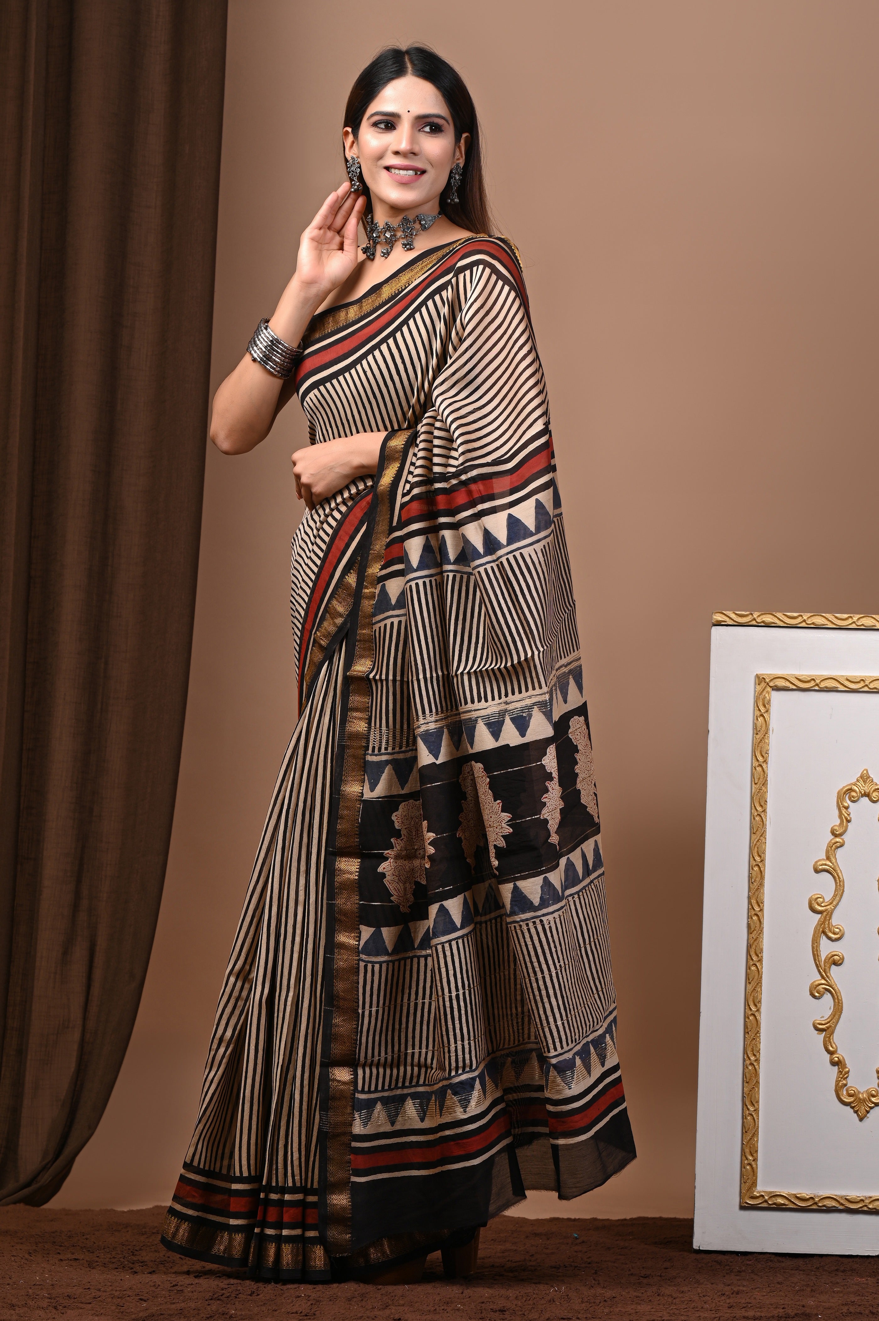 Black and Beige Maheshwari Silk Saree