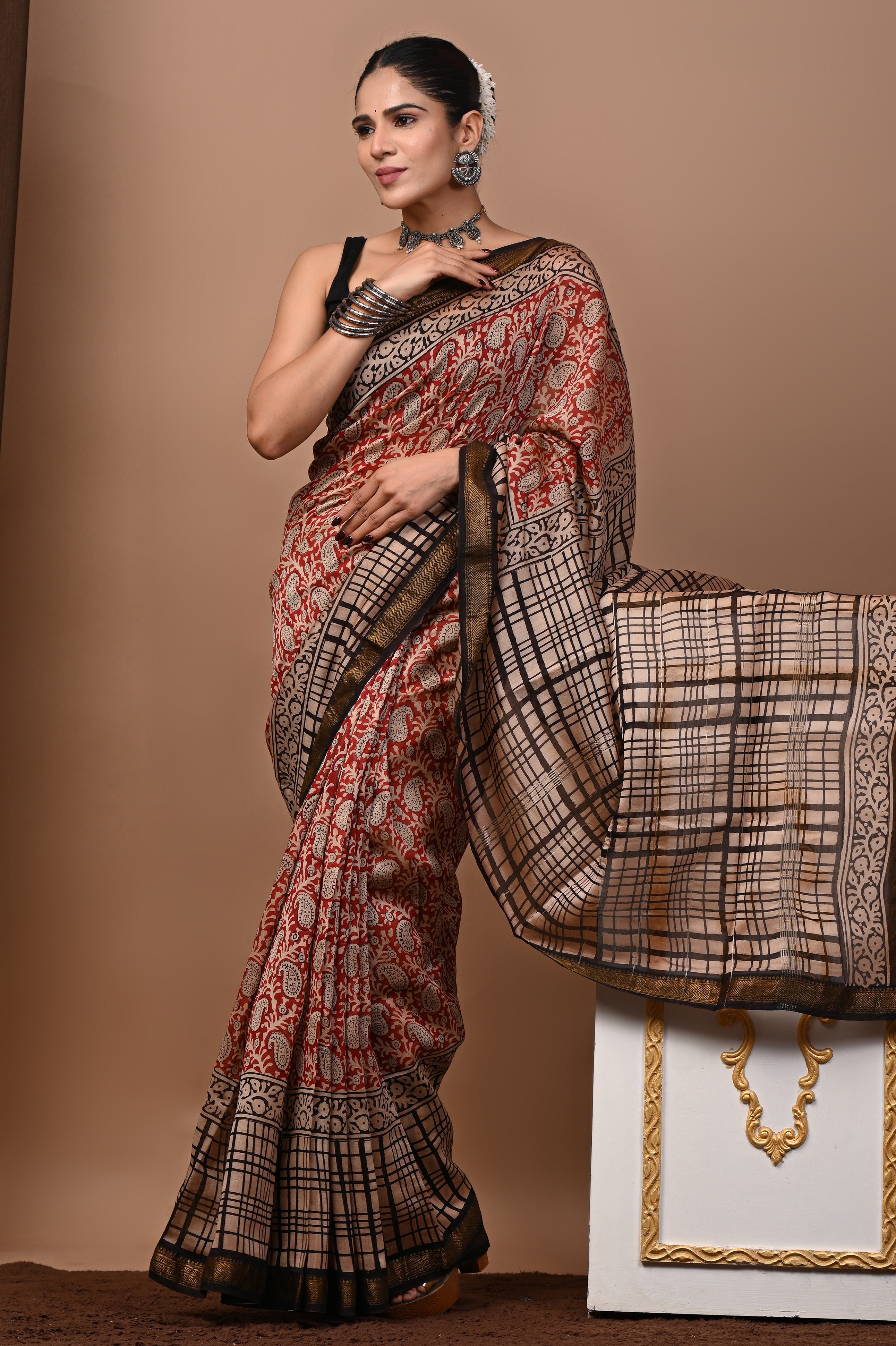 Red Floral Maheshwari Silk Saree with Checkered Pallu