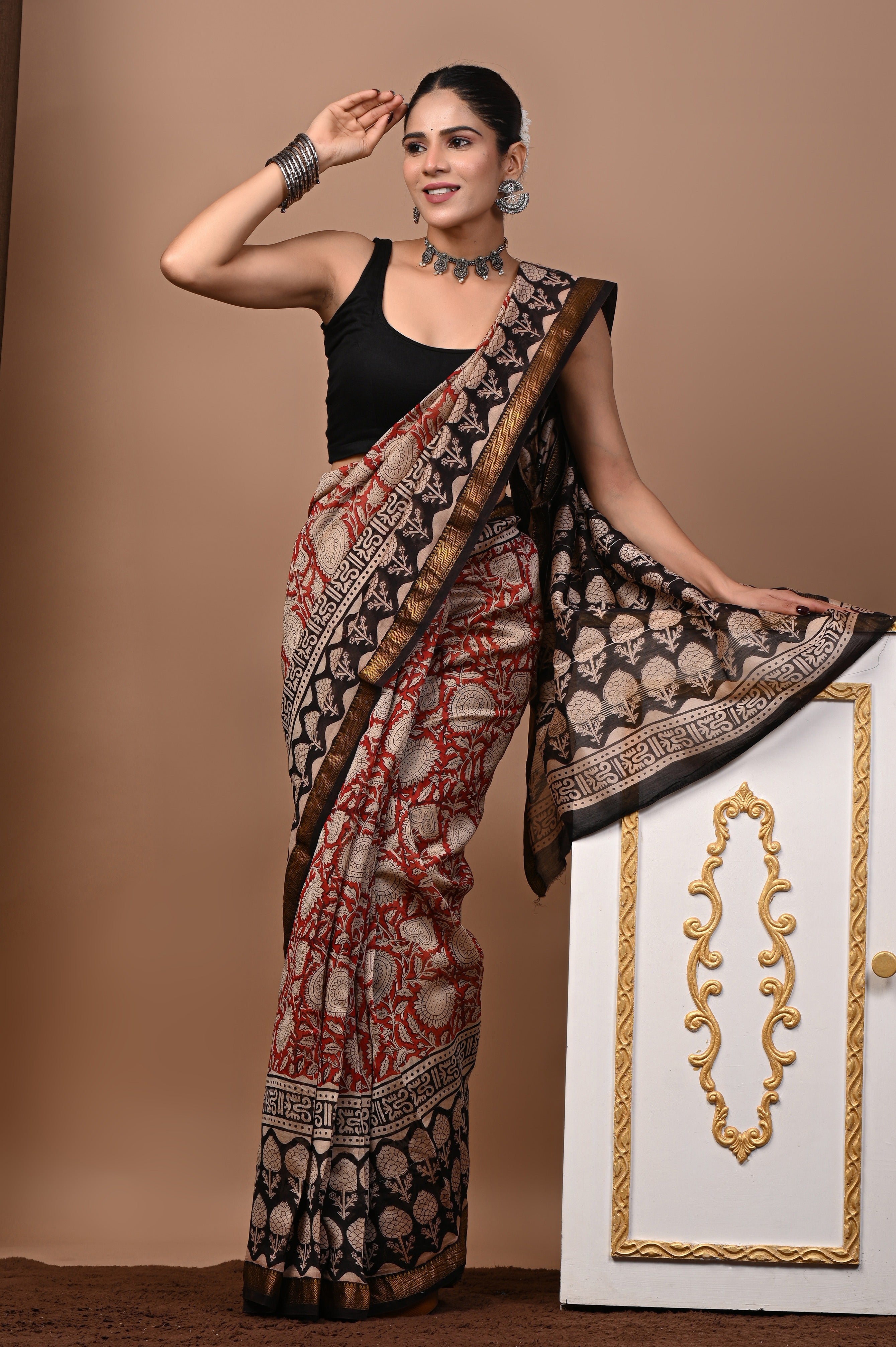 Black Red Maheshwari Silk Saree
